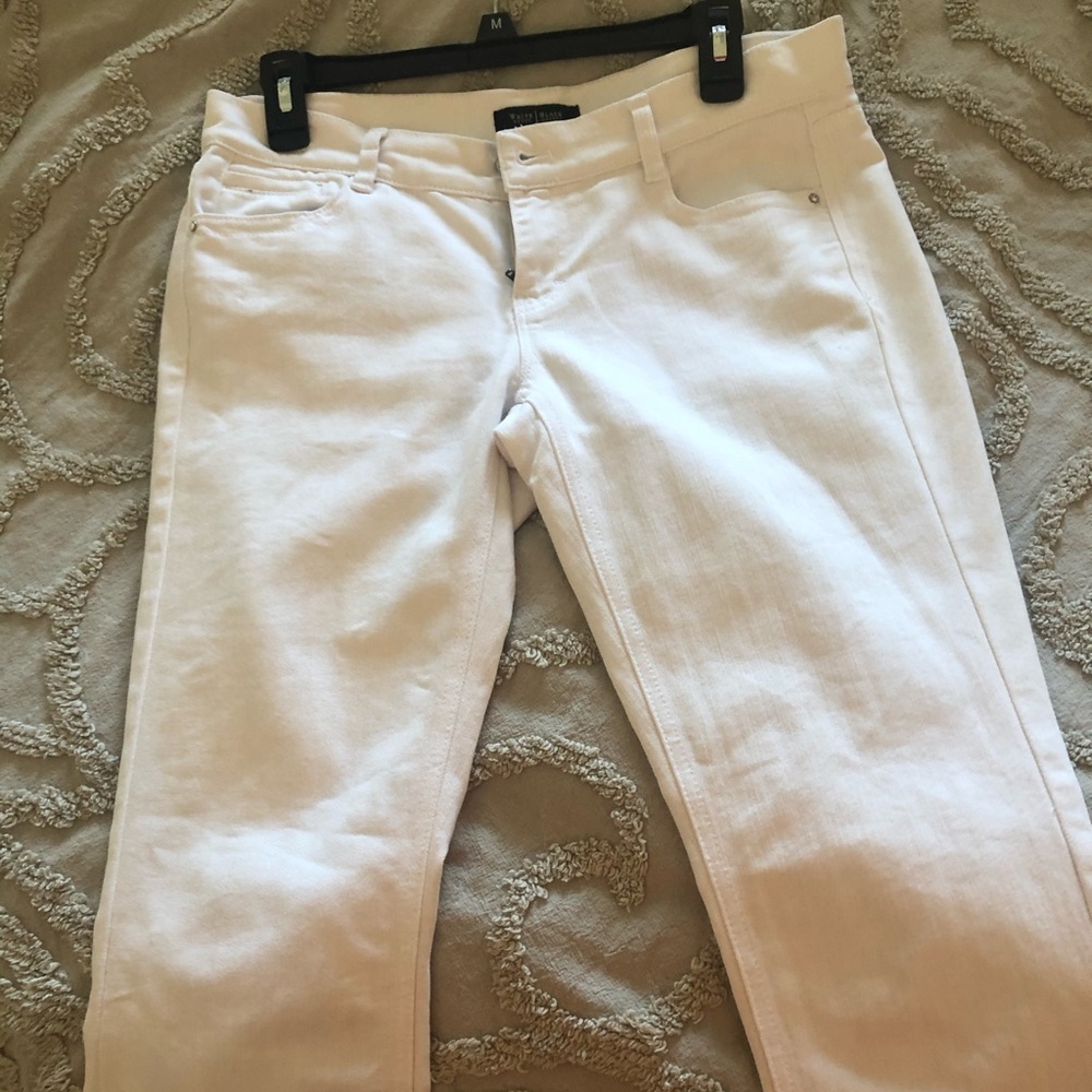 White House Black Market white capri jeans